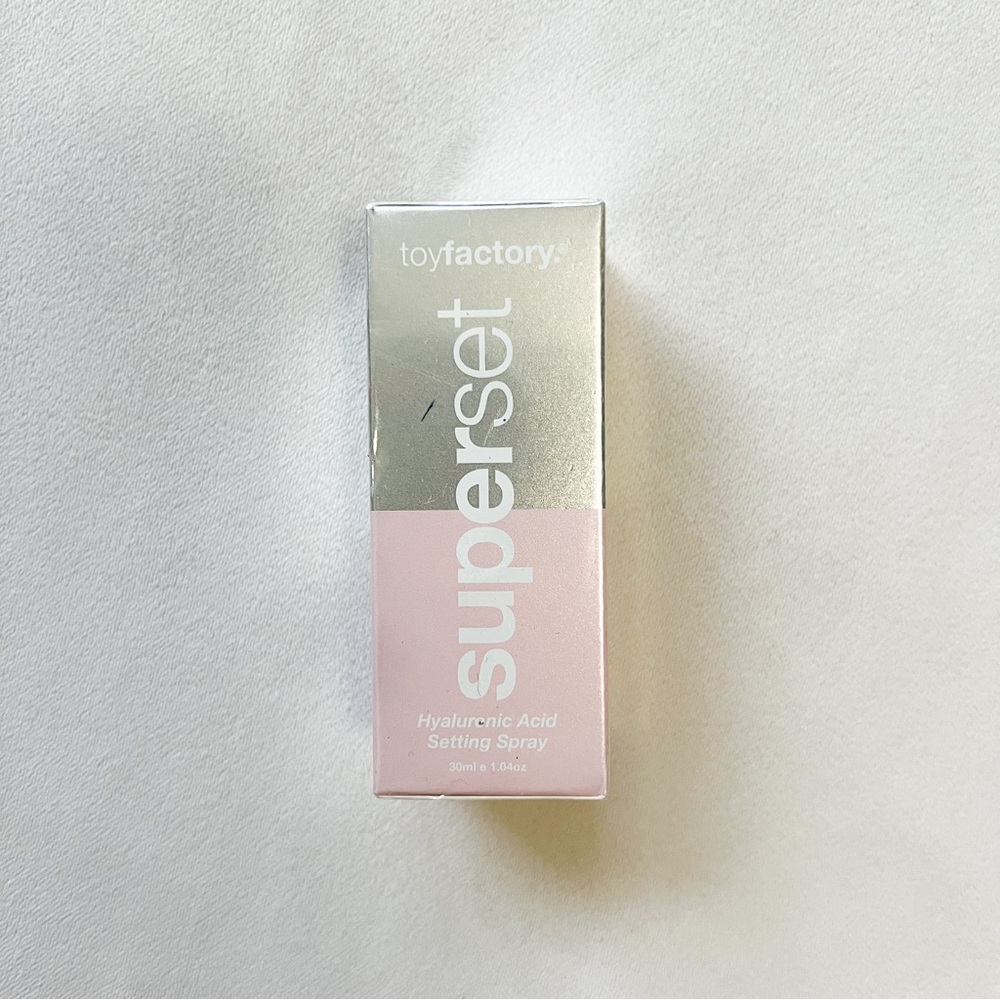 Toyfactory Superset Hyaluronic Acid Setting Spray - Pink and Silver